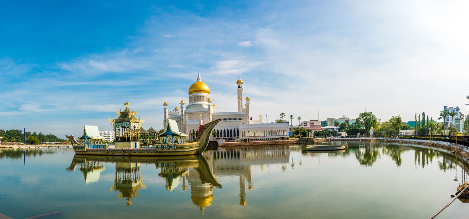 Omar Ali Saifuddien Mosque, Brunei